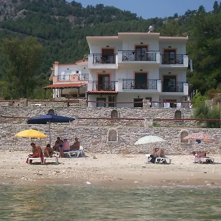 Dolphins House Коинира