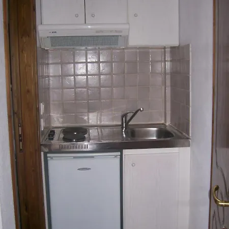 Dolphins House Appartamento Kinira